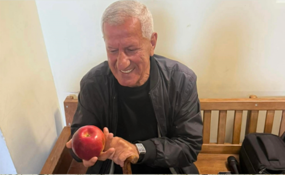 Փաշինյանի ուղղությամբ խնձոր նետած 72-ամյա արցախցու արդարացման դատավճիռը մնաց ուժի մեջ. փաստաբան