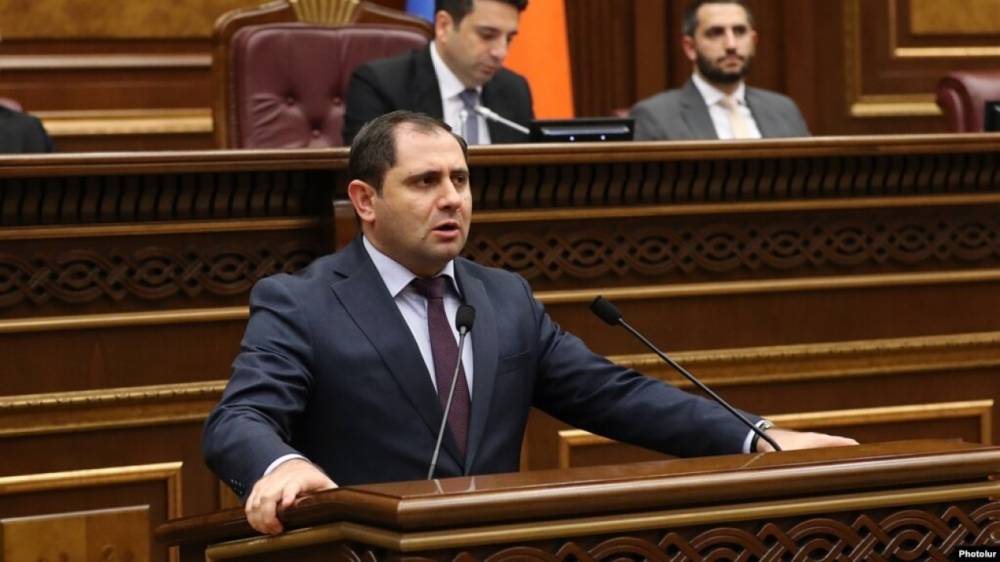 Սուրեն Պապիկյանը քաղաքացիներին կոչ արեց խմբեր կազմել և ծանոթանալ ձեռքբերված սպառազինությանը