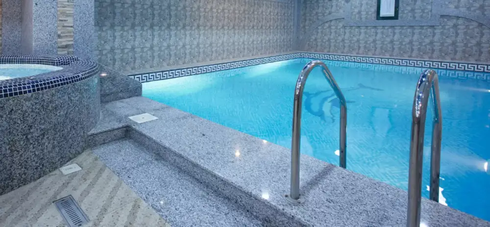 Ողբերգական դեպք է տեղի ունեցել․ փակ լողավազանում 4-ամյա երեխա է ջրահեղձ եղել