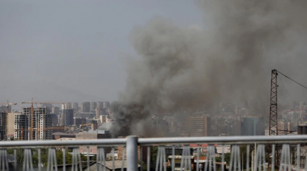 Հարցը լուծելու փոխարեն՝ տարածաշրջանի աշխարհագրությունից են խոսում, ասես իրենք չեն քաղաքի ամեն ազատ անկյունում շինարարության թույլտվություն տալիս, առողջ ծառերն էլ՝ հատում. Դանիելյան