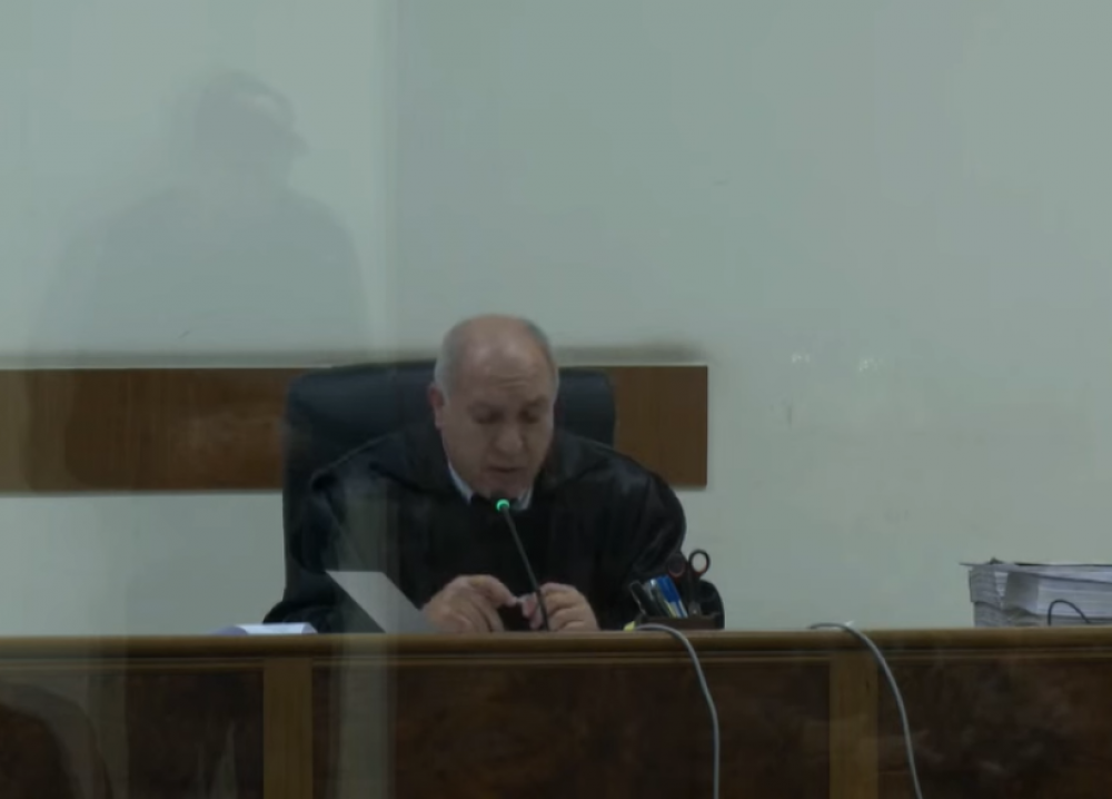 Բագրատ Սրբազանի և մյուսների գործով մեղադրյալներից երկուսի խափանման միջոց կալանքը փոխարինվեց տնային կալանքով