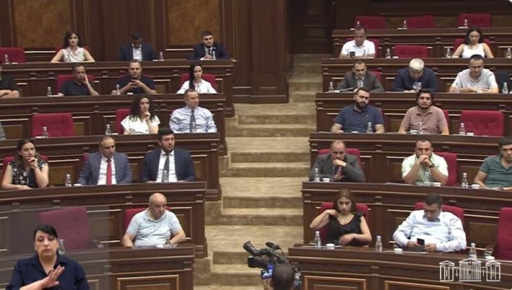 ԵՄ-ին սիրաշահելու ժամանակն է․ «Հրապարակ»