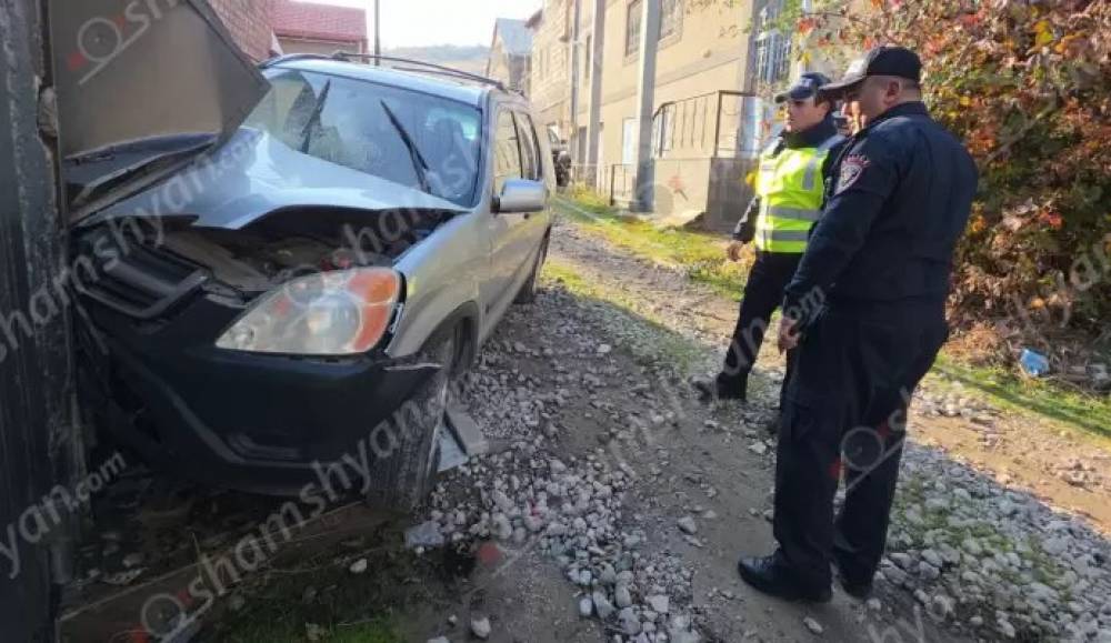 Խոշոր ավտովթար՝ Բջնի գյուղում. մայր ու դուստր տեղափոխել են հիվանդանոց