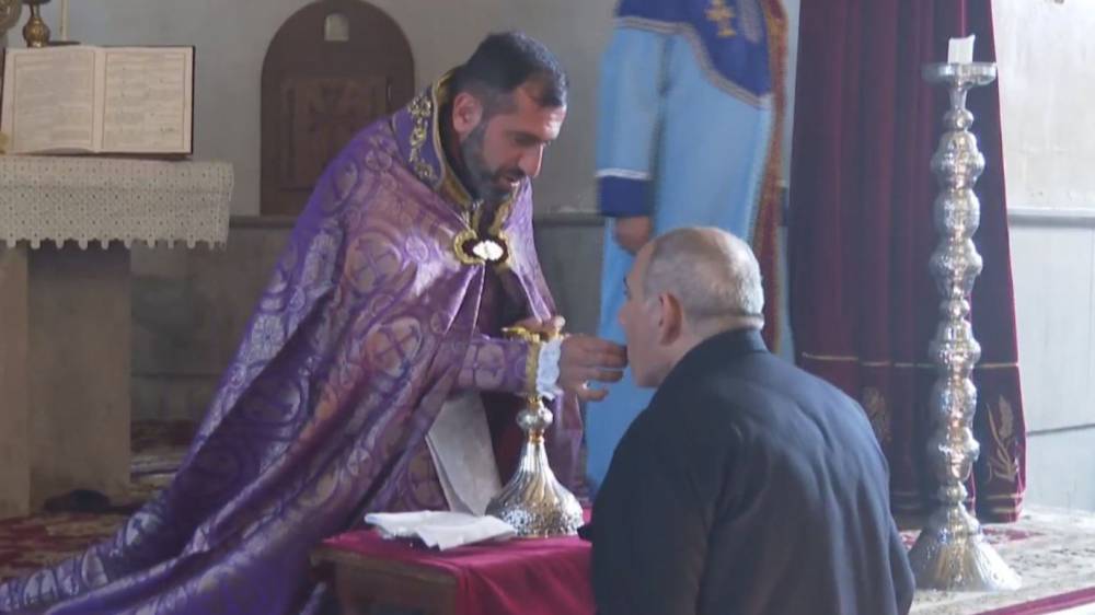 Քահանաները դատապարտում են Տեր Երվանդ քահանա Բաբայանի արարքը