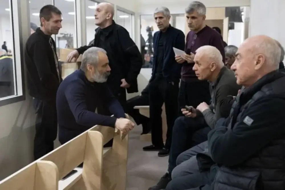 Դատապարտում ենք հնչող որևէ մեղադրանք` ուղղված «դատավարական» այս ներկայացման պայմաններում Ադրբեջանում պահվող հայրենակիցների վարքի դեմ. Զուրաբյան