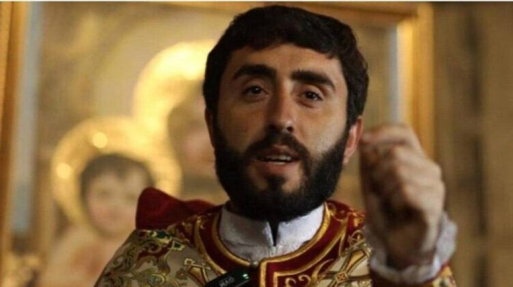 Ստեփան Ասատրյանը Հովհաննավանքում կրկին «պատարագ» է մատուցում, սակայն՝ «ինքն իր համար». «Հրապարակ»