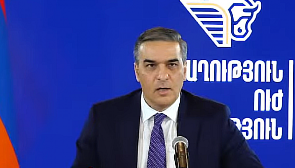 «Վիզը  կպnեմ էդ պաշտոնյայի». Թաթոյան