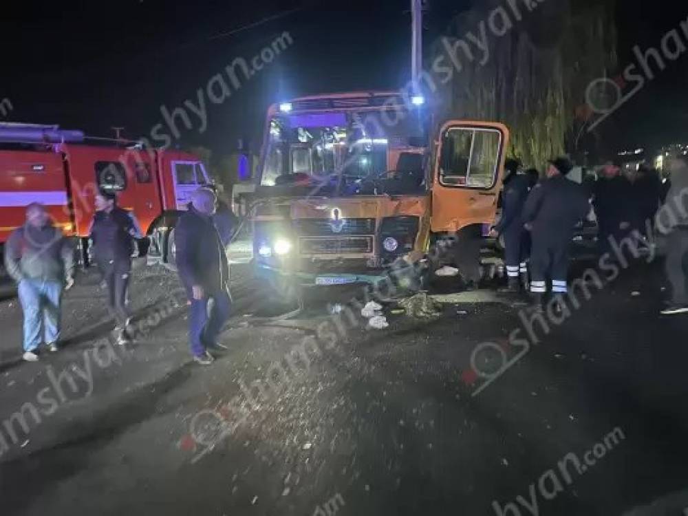 Խոշոր ավտովթար է տեղի ունեցել Ոսկեվազի խաչմերուկում․ 10 վիրավոր կա