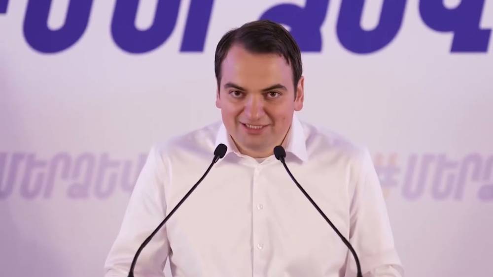 Էլեկտրիկ Երևանի օրերին հորեղբայրս ՀՀ էր ժամանել, հիշում եմ նրա խոսքերը՝ եթե անգամ չստացվի ընկերության վիճակը լավացնել, տարին 15 մլն $ կհատկացնենք և կհամարենք դա բարեգործություն ՀՀ-ի համար