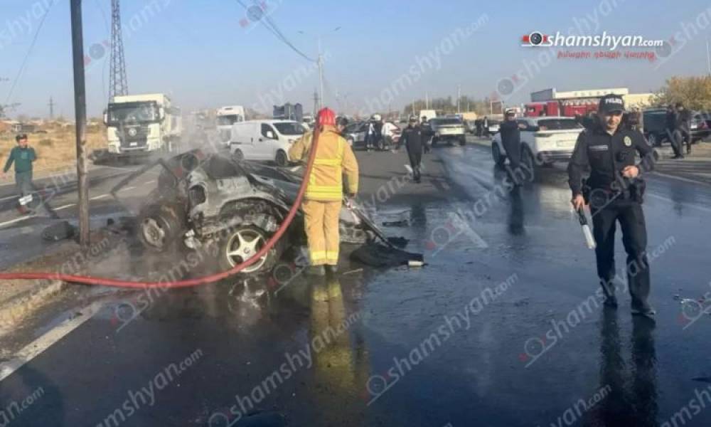 Ողբերգական վթար-հրդեհ, բախվել են «Chevrolet» ու «Mitsubishi», մի մեքենա կիսվել է, 1 մարդ մաhացել է, վիրավnրներ կան․ Shamshyan