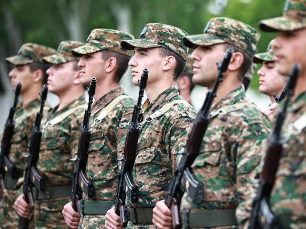 Պաշտպանության և անվտանգության հարցերի մշտական հանձնաժողովը հավանություն տվեց զինծառայության ժամկետը 6 ամսով կրճատելու նախագծին