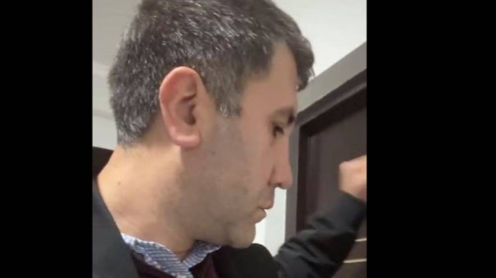 Փաստաբանի առջև Նարեկ Սամսոնյանի բնակարանի դուռը չեն բացում