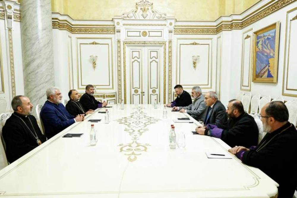 Իսկ ովքեր են դատավորները․ «Հրապարակ»