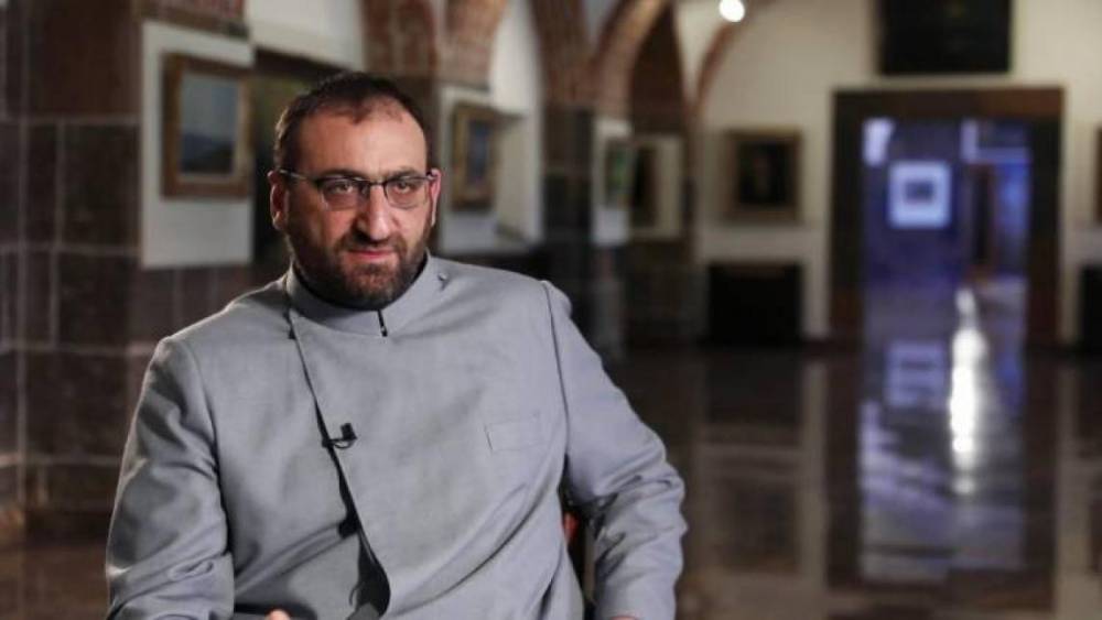 Մեղադրում են սպшնության, հանցաշխարհի հետ կապի մեջ․ «Հրապարակ»