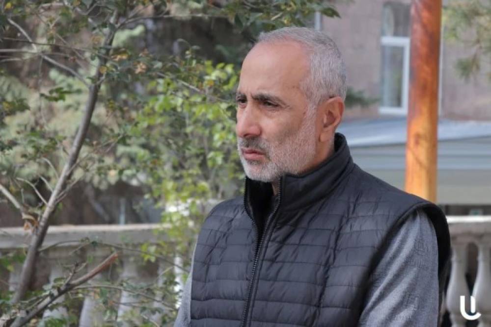 Դատարանը վերացրեց Արա Ռոստոմյանի նկատմամբ կիրառված տնային կալանքը