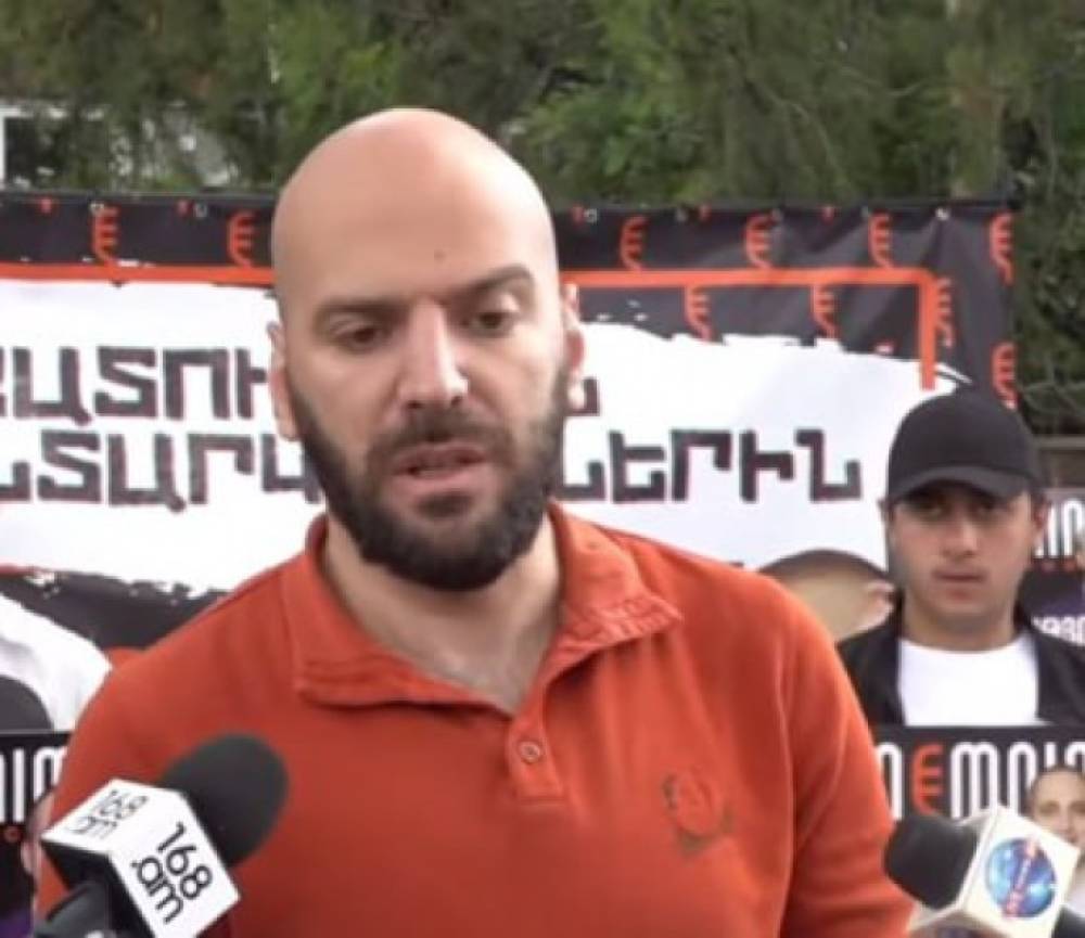 «Արդարադատությանը խոչընդոտելու» կասկածով ձերբակալվել է նաև «Անտիֆեյք»-ի լրագրող Դավիթ Ֆիդանյանը