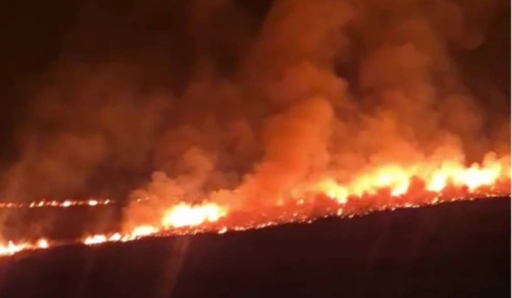 Փրկարարները մի քանի ուղղությամբ շարունակում են հրդեհաշիջման աշխատանքները