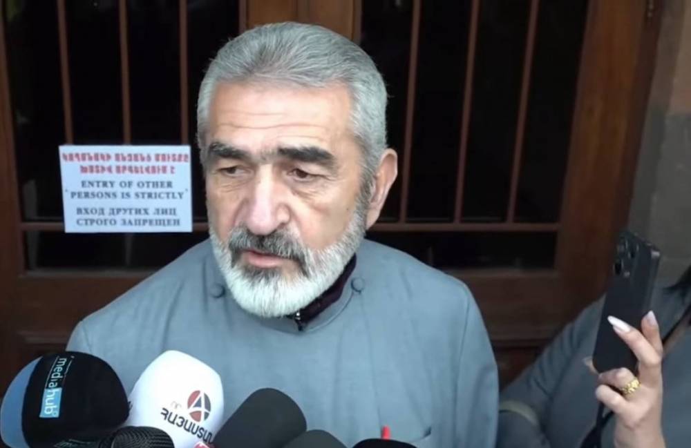 Աբրահամ Սրբազանը չի տեսնում, որ եկեղեցին բաժանվել է երկու թևի՝ «նիկոլականներ» ու «ոչ նիկոլականներ»