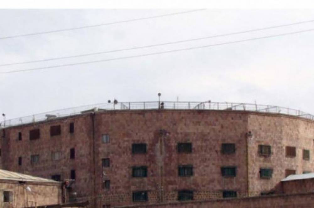 Նուբարաշեն ՔԿՀ-ի 11 ցմահ դատապարտյալներ անժամկետ հացադուլ են հայտարարել