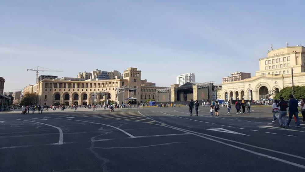 Երևանը պատրաստվում է տոնական համերգին  (լուսանկարներ)