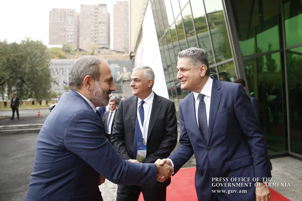 Նիկոլ Փաշինյանը մասնակցել է «Եվրասիական շաբաթ» միջազգային ցուցահանդեսային համաժողովի բացմանը և ծանոթացել ցուցահանդեսում ներկայացված արտադրանքին