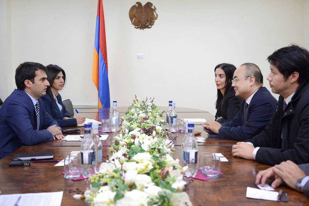 Հակոբ Արշակյանն ԱԶԲ ներկայացուցիչների հետ քննարկել է բարձր տեխնոլոգիաների ոլորտում համագործակցության հարցեր