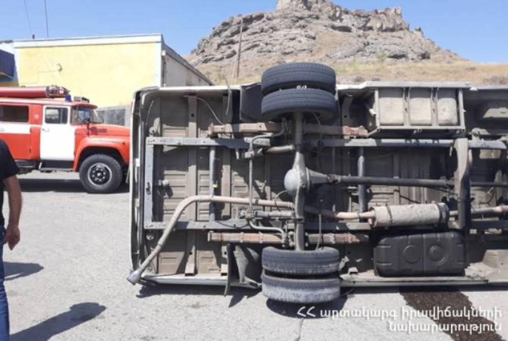 «Զվարթնոց» օդանավակայանի մոտակայքում ՃՏՊ-ի հետևանքով երեք օտարերկրացի է տուժել