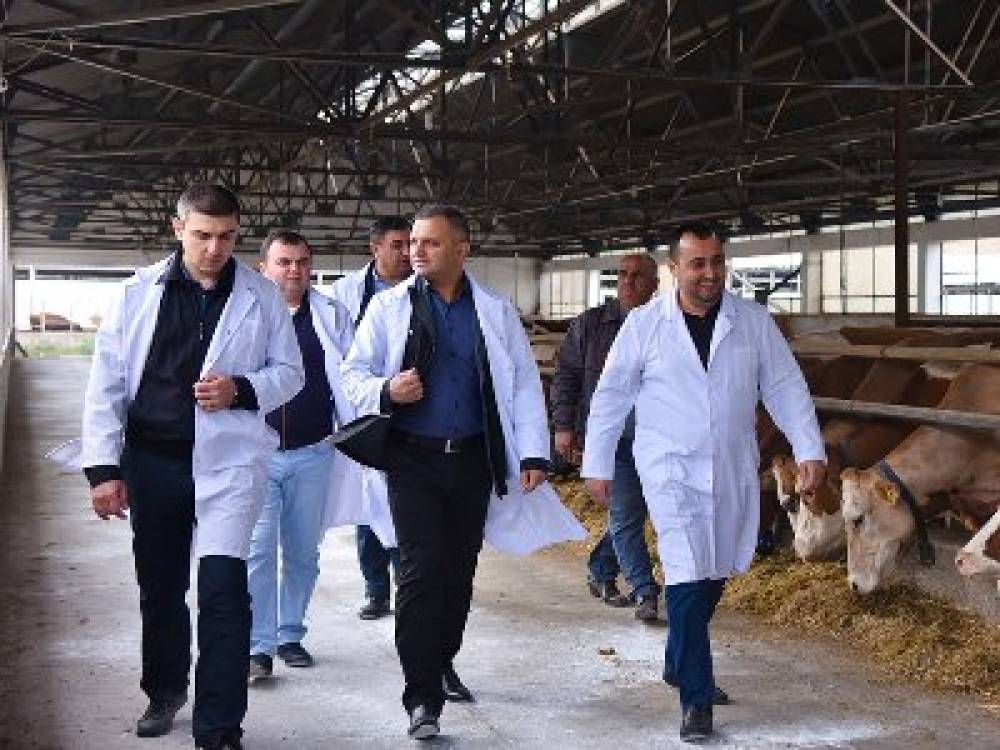 Արցախի պետնախարարն այցելել է պետական եւ մասնավոր մի շարք տնտեսություններ
