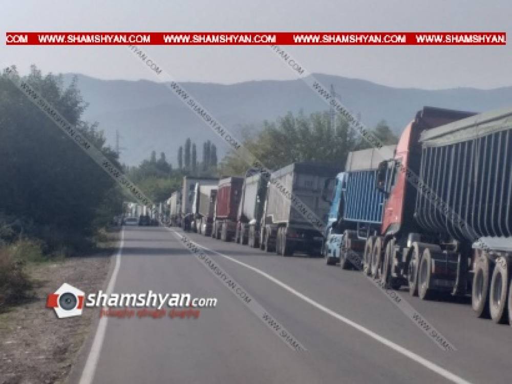 Արտակարգ իրավիճակ Վրաստանում. 300-ից ավելի հայկական բեռնատարներ չեն կարողանում առաջ շարժվել