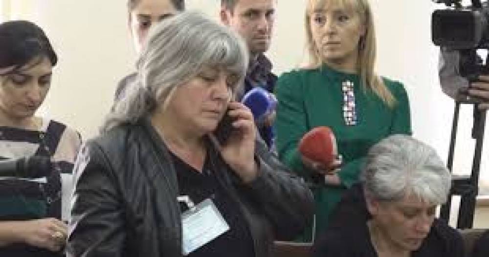 Մահացած զինծառայողի մայրն ուղիղ եթերում հեռախոսով խոսեց Սեյրան Օհանյանի հետ
