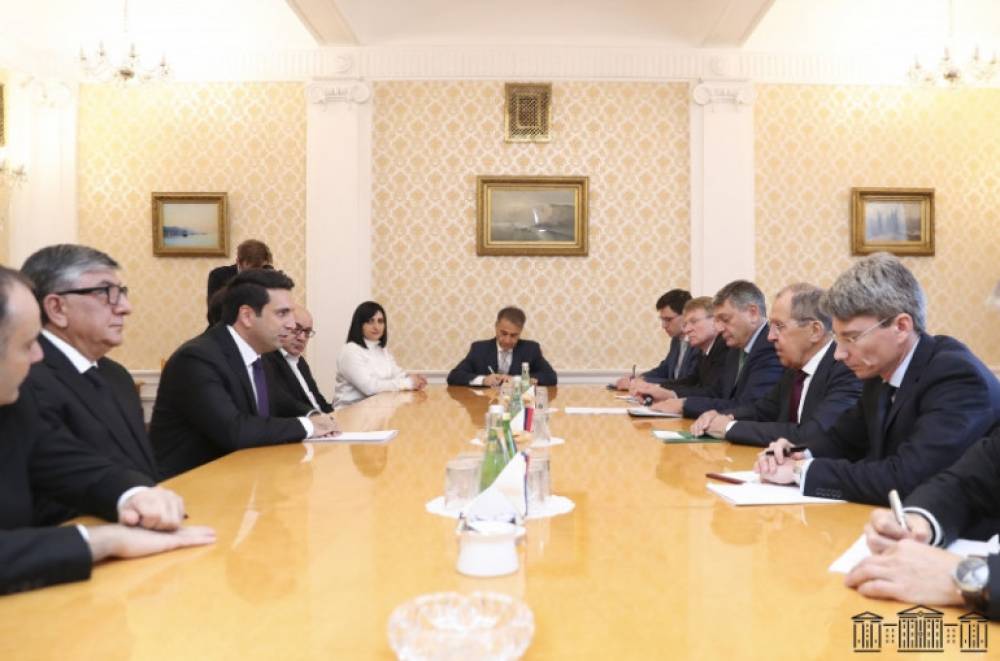 Սերգեյ Լավրովն ու Ալեն Սիմոնյանը քննարկել են տարածաշրջանում հետհակամարտային վերականգնմանը և անվտանգությանն առնչվող հարցեր
