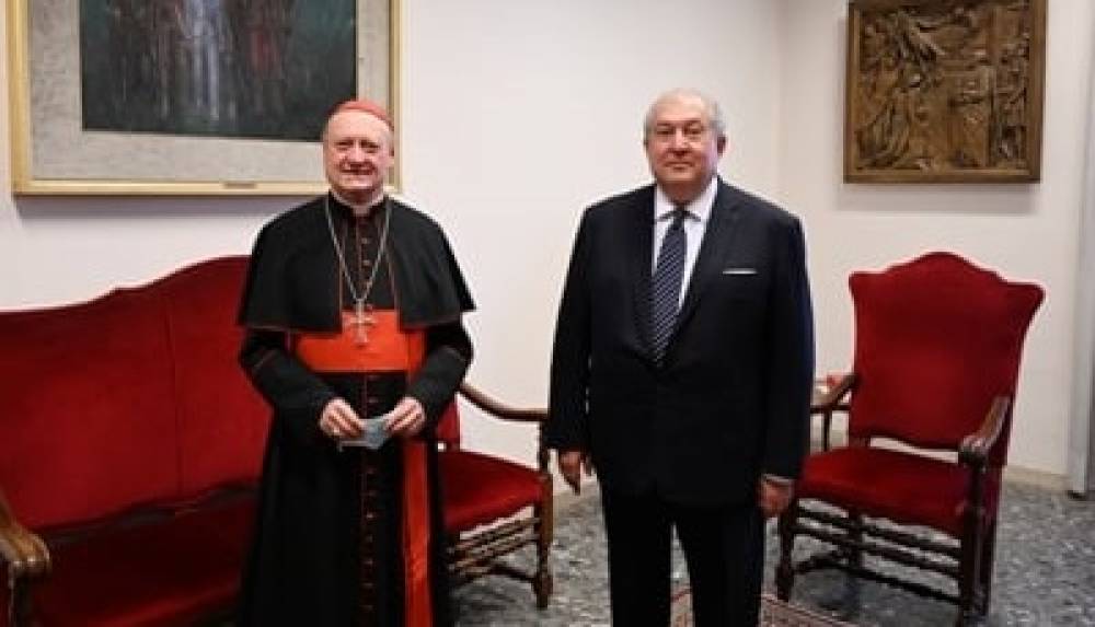 Արմեն Սարգսյանը հանդիպել է Սուրբ Աթոռի մշակույթի քահանայապետական խորհրդի նախագահի հետ