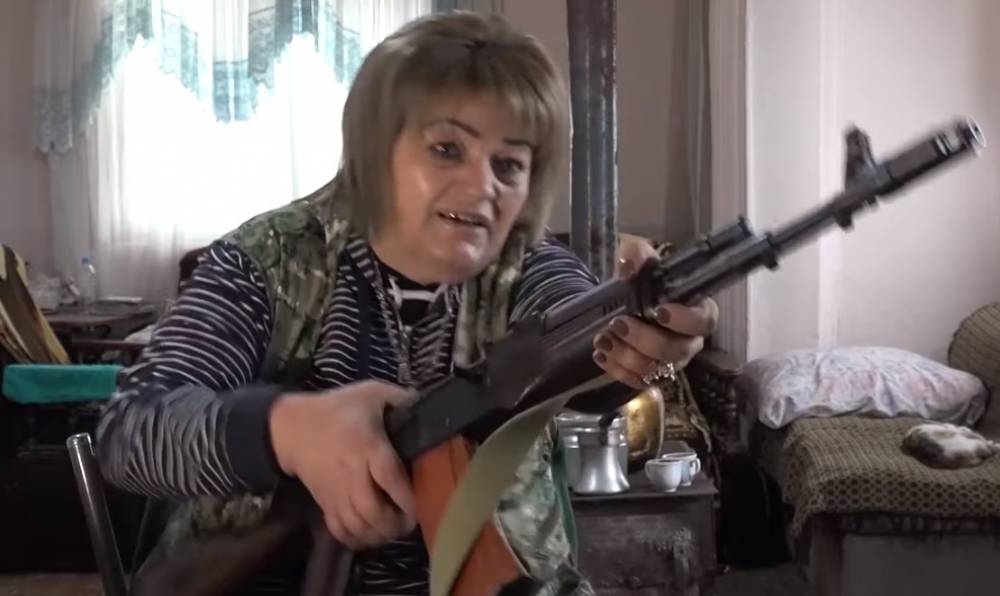 Ծանոթացեք՝ 3 պատերազմների մասնակից 54-ամյա Արաքսյա Մարտիրոսյանն է, հիմա էլ պատրաստ է պաշտպանել հայրենի տունը. Տեսանյութ