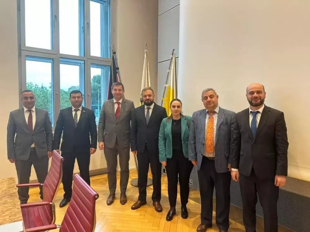 Աշխարհը տեսնելու հնարավորություն՝ ՔՊ-ականների համար. ինչով են զբաղված պատգամավորները. «Ժողովուրդ» (լուսանկարներ)