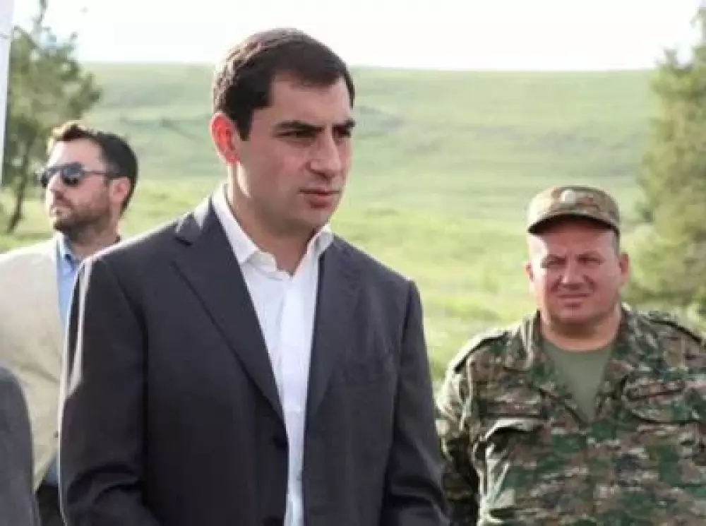 Ինչպես է անցել Ջերմուկի 30-ամյա քաղաքապետի «համեստ» հարսանիքը․ «Իրավունք»