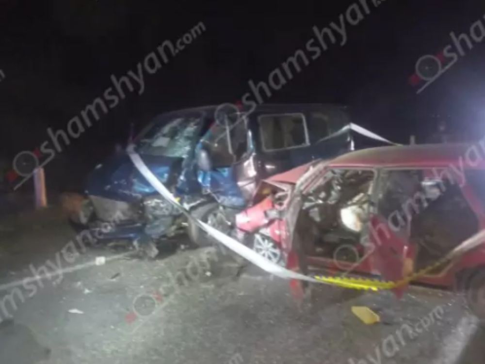 Արագածոտնի մարզում բախվել են Ford Transit-ն ու ВАЗ 2109-ը. 9 վիրավորներից 2-ի վիճակը ծայրահեղ ծանր է