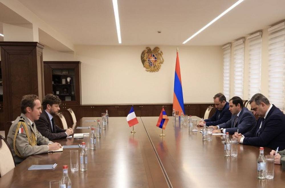 Պապիկյանը Ֆրանսիայի դեսպանի հետ քննարկել է պաշտպանության բնագավառում Հայաստան-Ֆրանսիա համագործակցության ընթացքն ու ծրագրերը