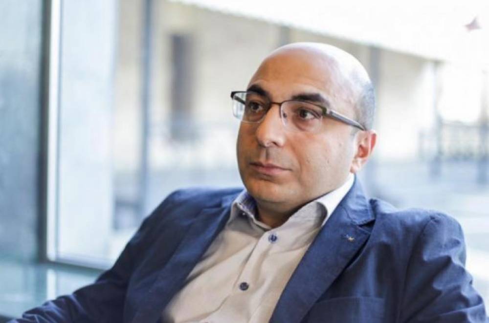«Մեծարգոների ենթամշակույթի» համար սահմանվում է խաղի հստակ կանոն՝ «Հաց և անմռունչ կաց իշխանության մոտ». Վահե Հովհաննիսյան