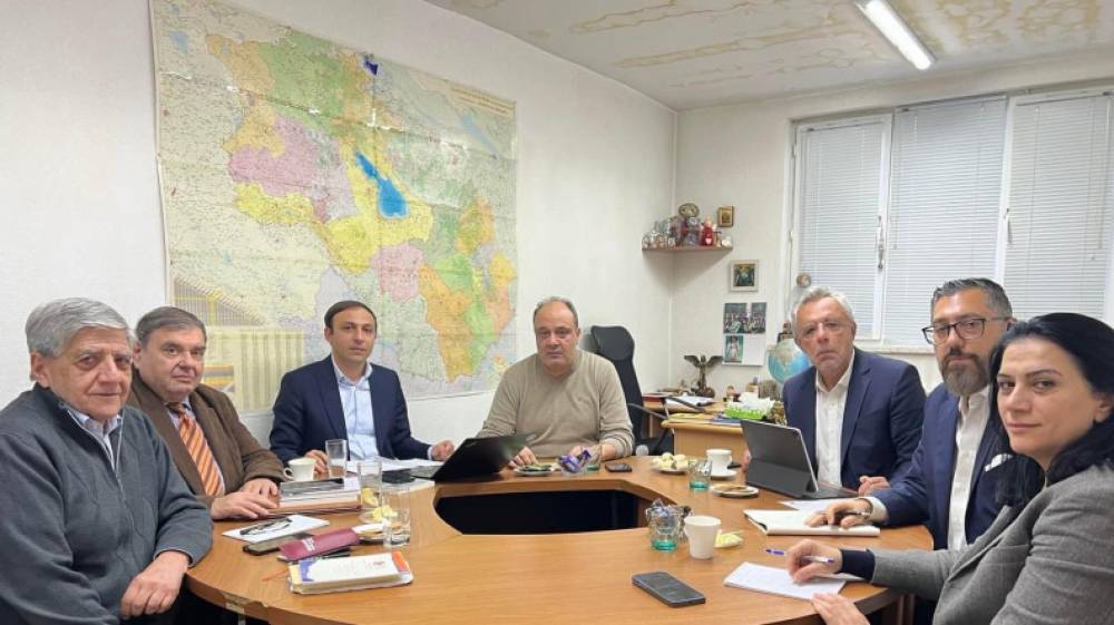 Հանդիպումներ են կայացել Գարեգին Երկրորդի, Արցախի թեմի առաջնորդի, Արցախի նախագահի ու պատգամավորների հետ