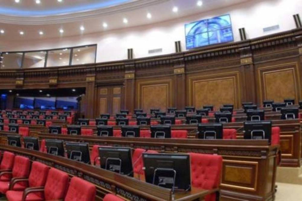 Բենզին, թղթե սրբիչներ․ կառավարությունը 27,4 մլն դրամ հատկացրեց ԱԺ-ին