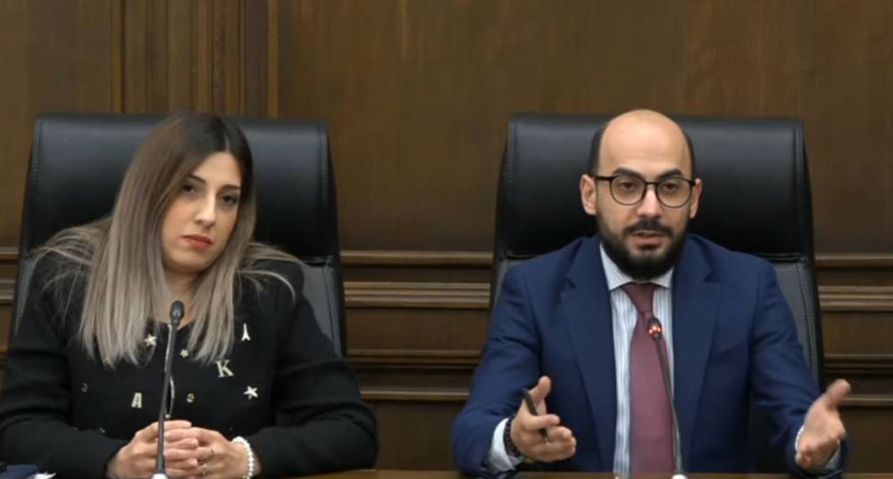Խորհրդարանական ճեպազրույցների ուղիղ հեռարձակում
