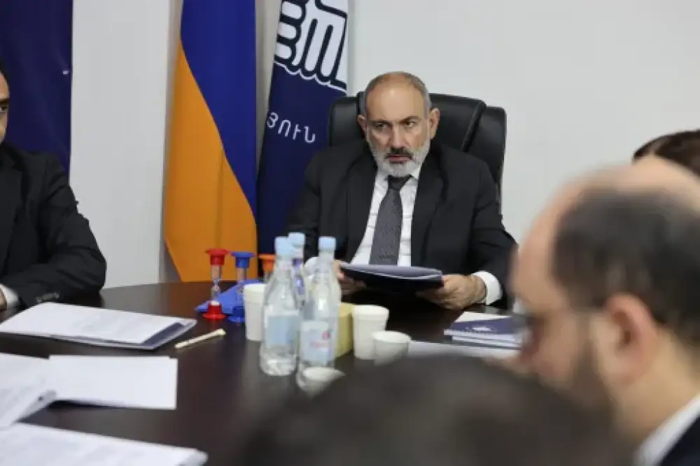 Փաշինյանը ՔՊ նիստում «կադրային բնույթի» հարցեր է քննարկել