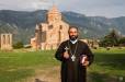 «Գոնե օրինական զենք էլ չունե՞ս»,- խուզարկության ժամանակ հարցրել են քահանային