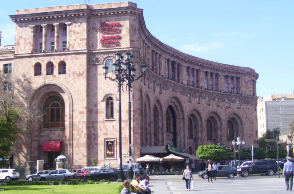 Երևանում «Մարիոթ» հյուրանոցի խոհարարը վնասվածքներով տեղափոխվել է հիվանդանոց