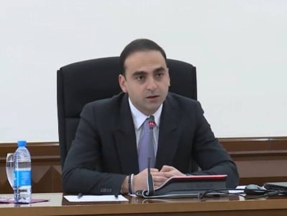 Մինչ տարեվերջ Երևանը կունենա խելացի ժամանակացույցով մոտ 40 կանգառ. Ավինյանը պատասխանել է երևանցիների հարցերին