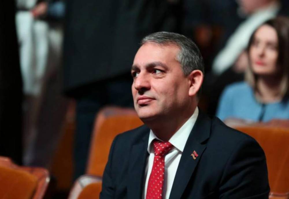 Հարսանիք՝ «նեղ կռուգով»․ «Հրապարակ»