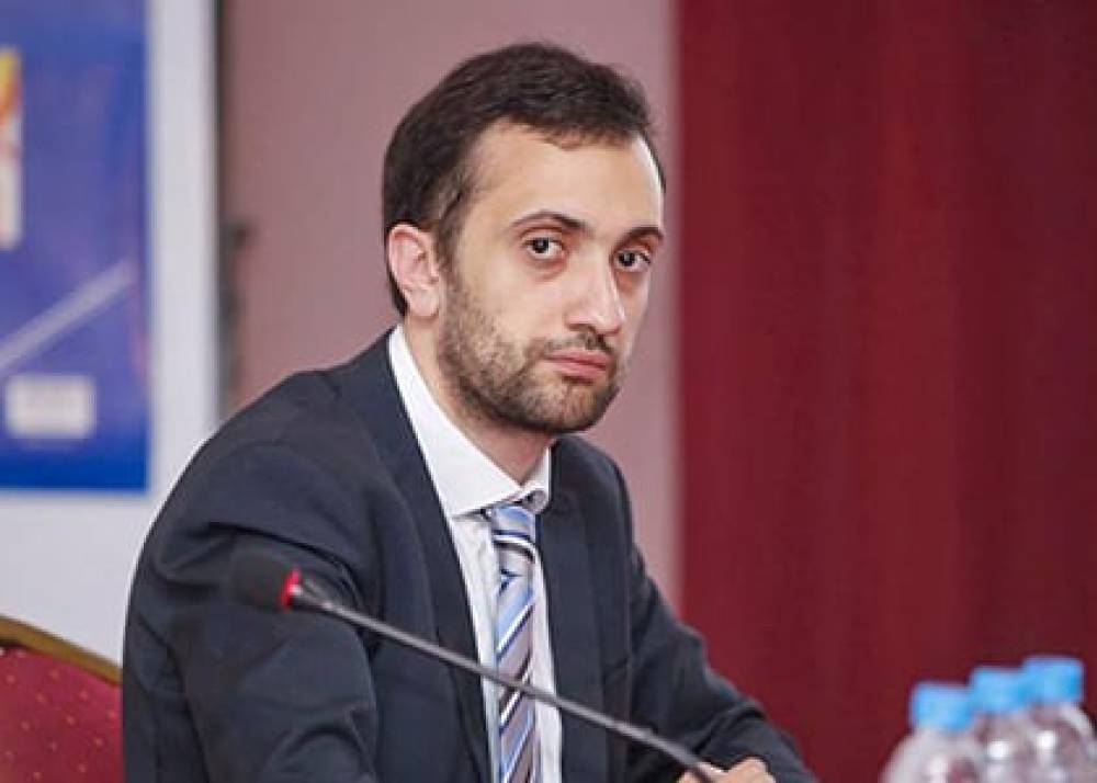 Էջմիածնում ու Խոյում ՔՊ-ականներն ավելի «ափաշքյարա» են գործում, քան Վարդան Ղուկասյանի կոռուպցիան Գյումրիում. Իոաննիսյան