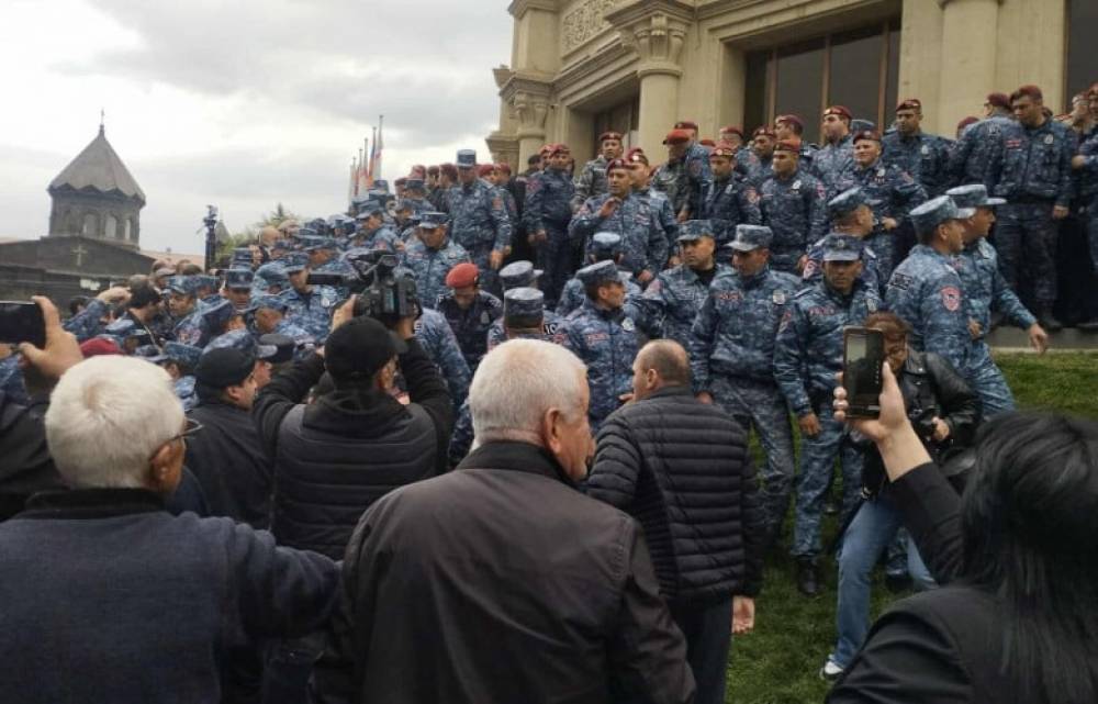 Բացահայտ հակաժողովրդավարության նորանոր դրսևորումներն ու դրանց հեռահար «մեսիջները». «Փաստ»