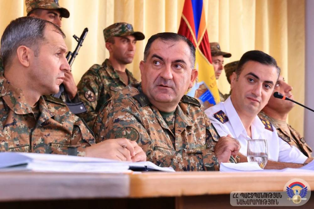 Ասրյանը բանակային զորամիավորումներից մեկում էր