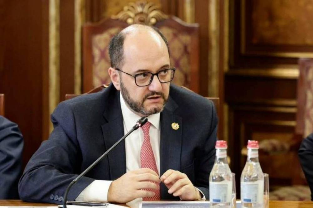 Գորշ կարդինալները տիրապետում են ներկուլիսային անցուդարձին․«Հրապարակ»